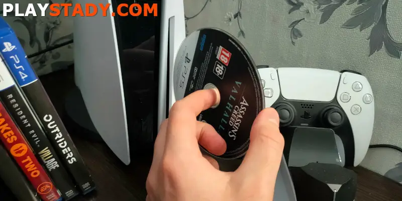 How to take the disc out of the PS5